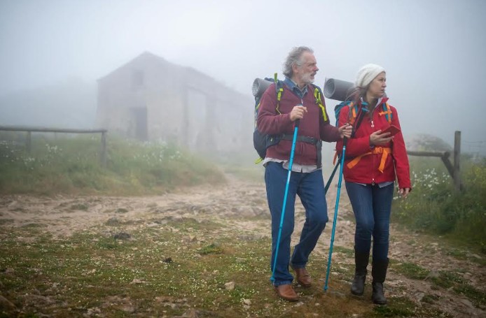 Asistencia al Viajero para Mayores de 70: Guía Completa 2025