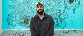 Un mural de significado y reflexión: el homenaje abstracto de Abdulla Alsallat