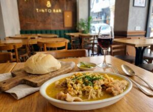 Locro tradicional + pan de campo casero